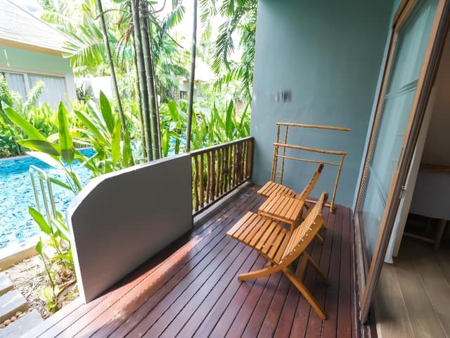 Deluxe Double Room with Pool Access