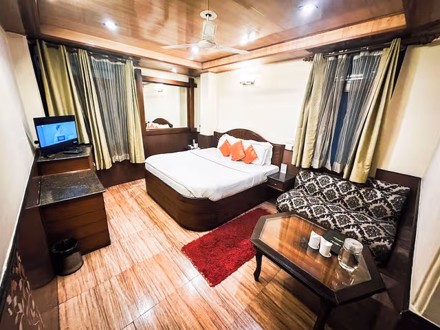 Deluxe Room, 1 Queen Bed