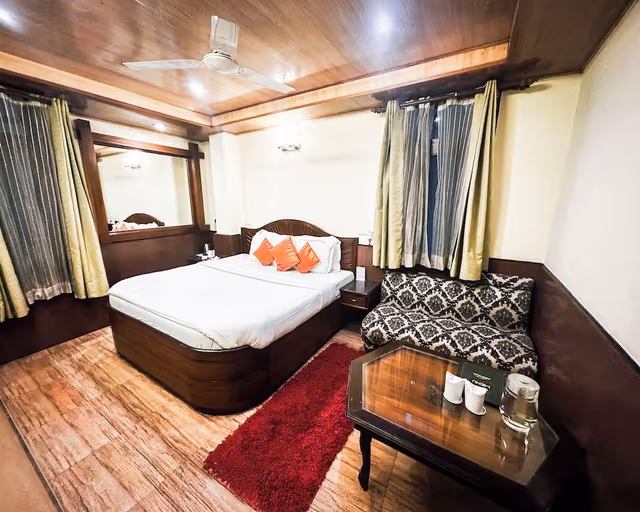 Deluxe Room, 1 Queen Bed