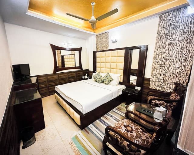 Deluxe Room, 1 Queen Bed
