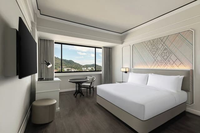 Premium Room, 1 King Bed, City View