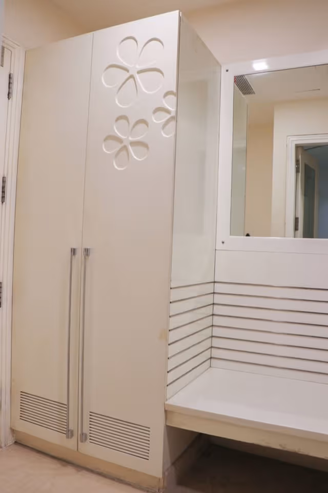Super Deluxe Room- King Bed (Local IDs not allowed)
