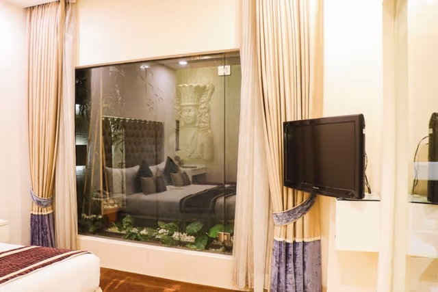 Super Deluxe Room- King Bed (Local IDs not allowed)