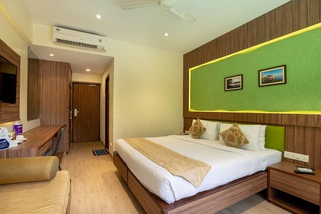 Premium Room (Pool Facing)