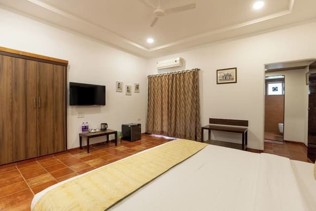 Vintage Interconnecting Room