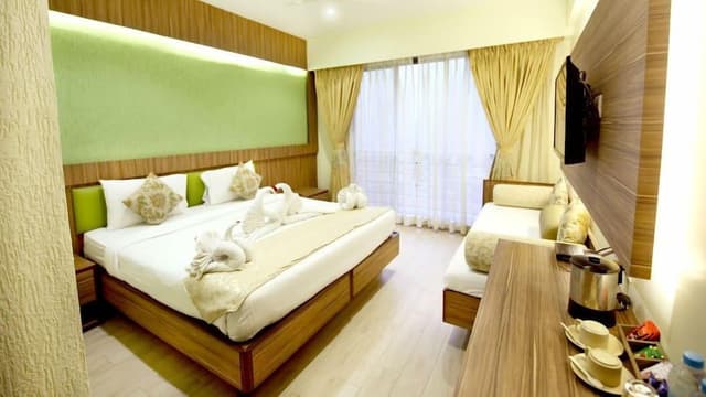 Premium Room (Pool Facing)