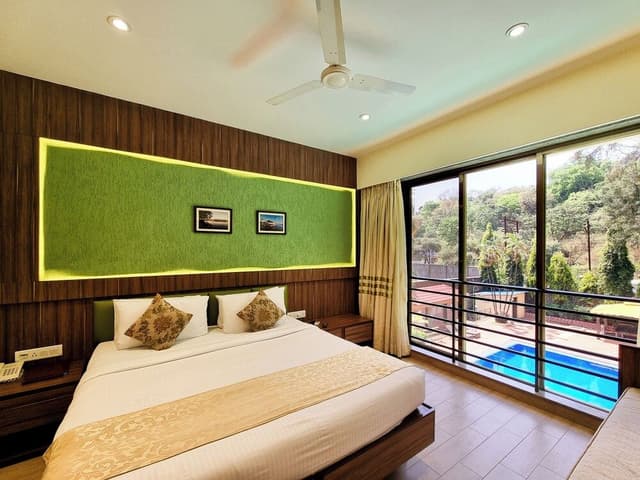 Premium Room (Pool Facing)