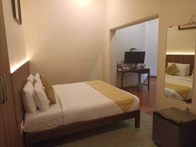Vintage Interconnecting Room