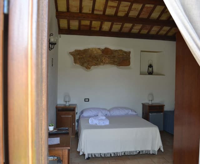 Classic Double Room, 1 King Bed, Private Bathroom