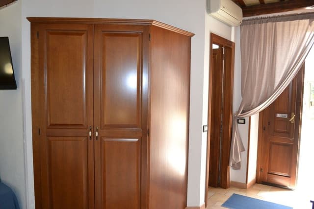Classic Double Room, 1 King Bed, Private Bathroom