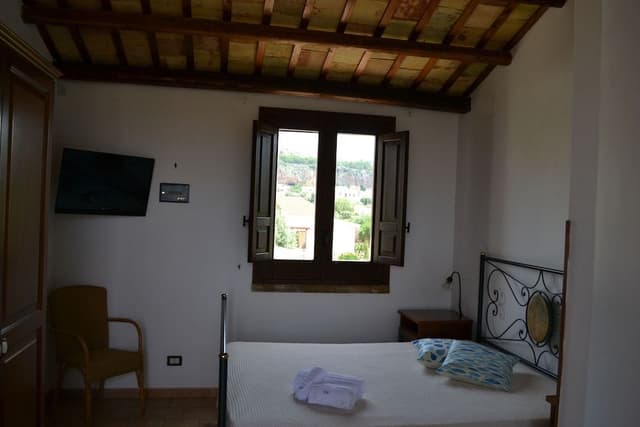 Deluxe Double Room, 1 King Bed, Ensuite, Garden View