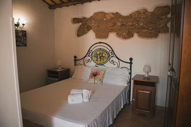 Classic Double Room, 1 King Bed, Private Bathroom