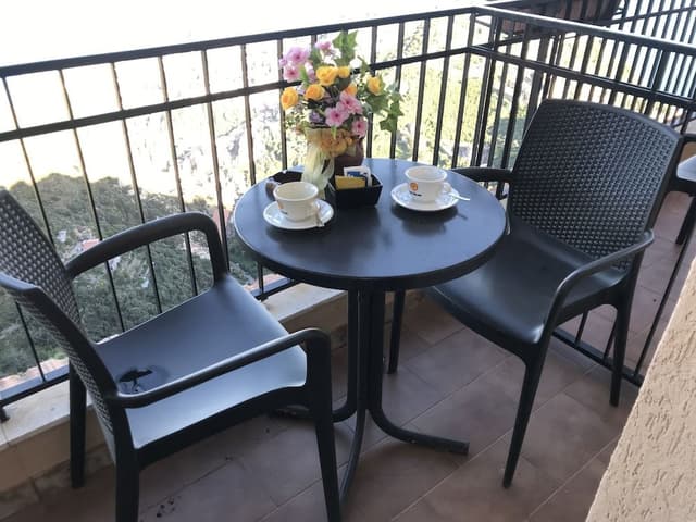 Suite, Sea View
