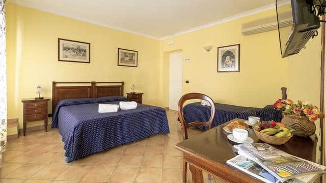 Triple Room