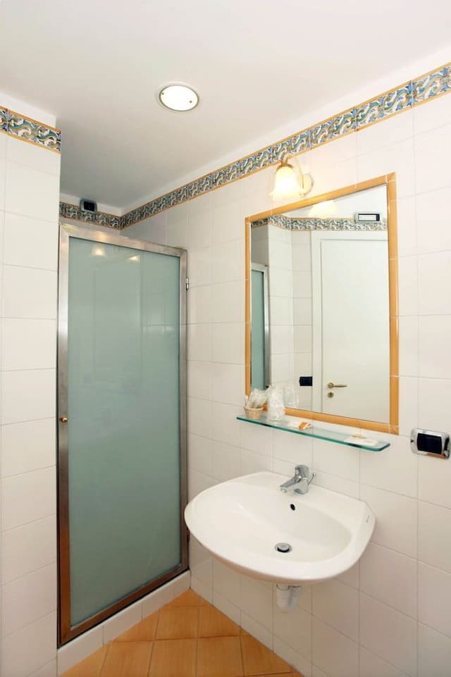 Deluxe Double or Twin Room, Sea View