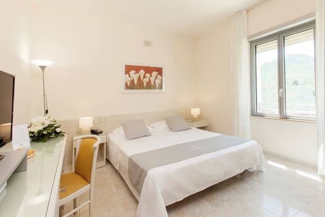 Standard Double Room, Hill View