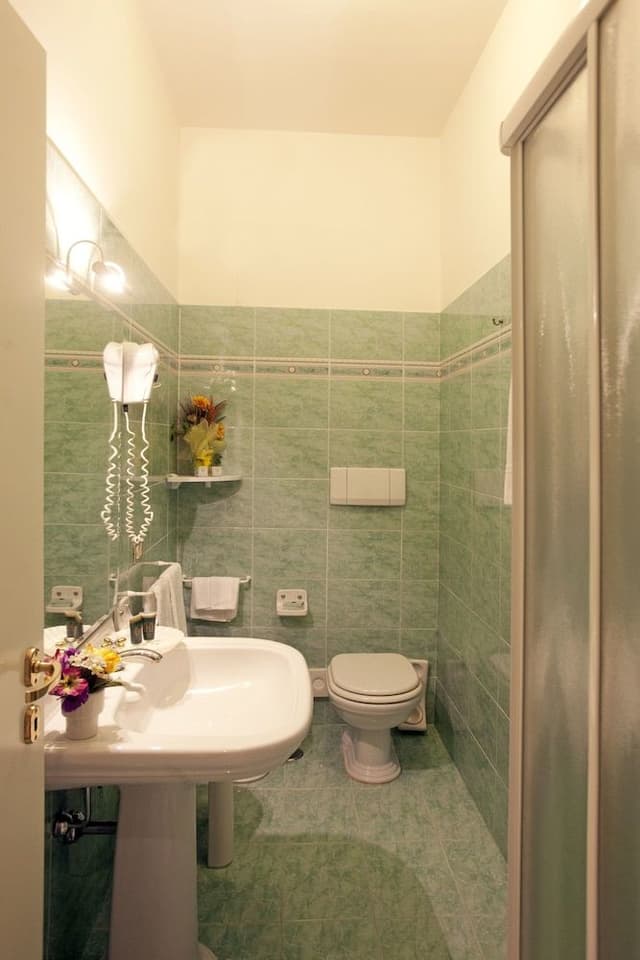 Single Room, Hill View
