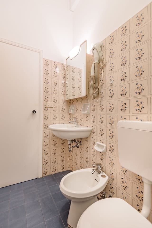 Single Room, Sea View