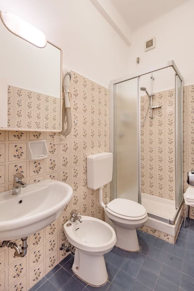 Single Room, Sea View