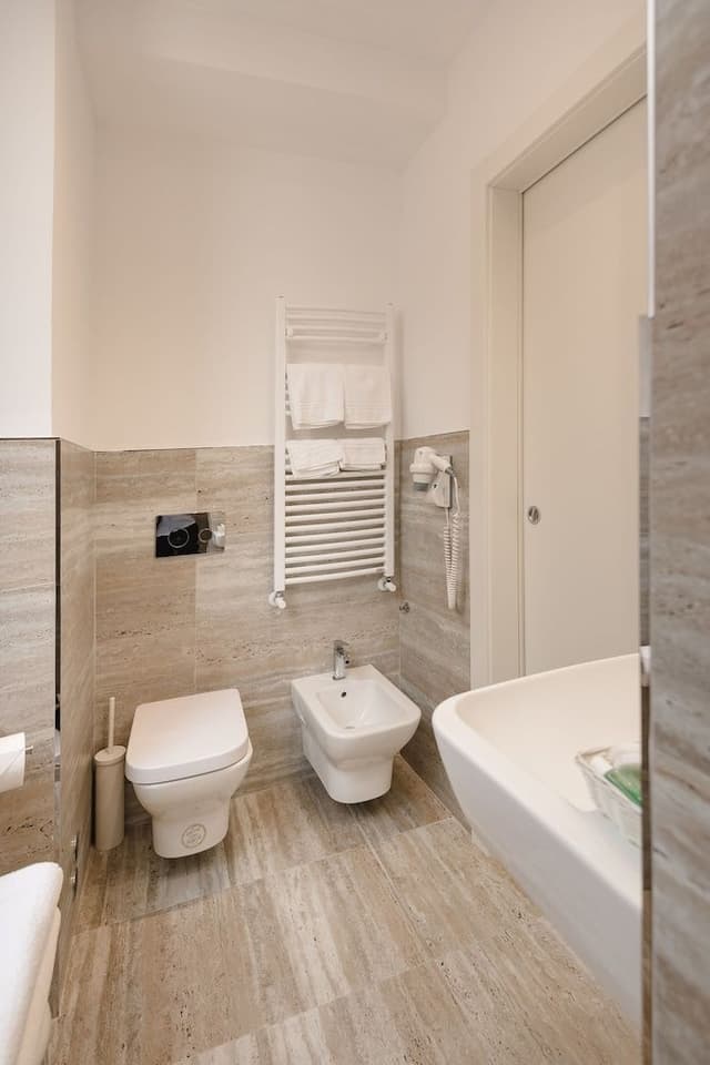Single Room, Sea View