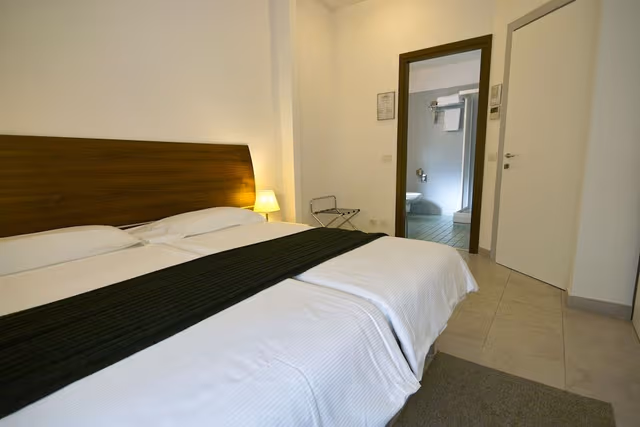 Economy Double Room (lateral garden view)
