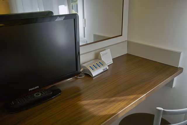 Economy Double Room (lateral garden view)