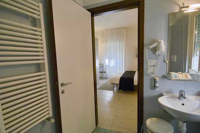 Economy Double Room (lateral garden view)