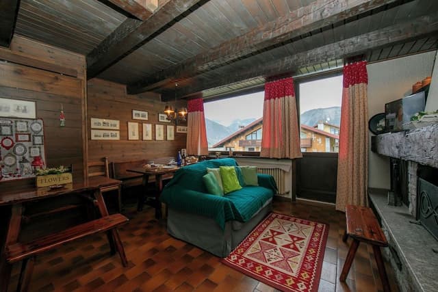 Family Apartment, Multiple Bedrooms, Mountainside (Arianna)