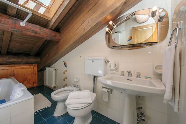 Family Apartment, Multiple Bedrooms, Mountainside (Arianna)