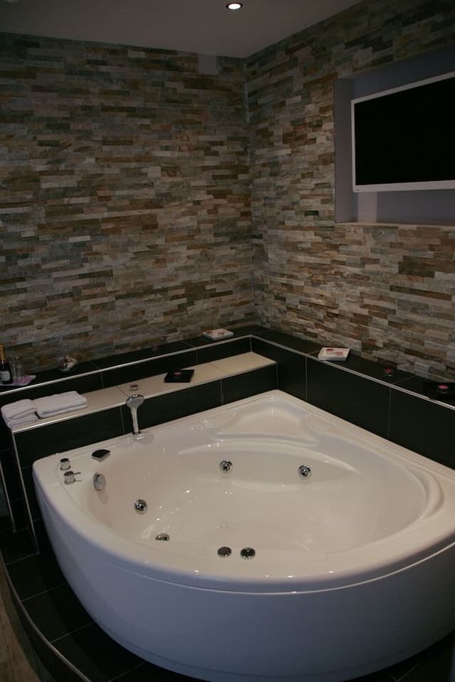 Superior Triple Room, Hot Tub