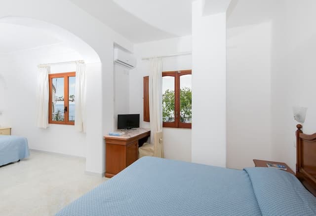 Standard Quadruple Room (no balcony)