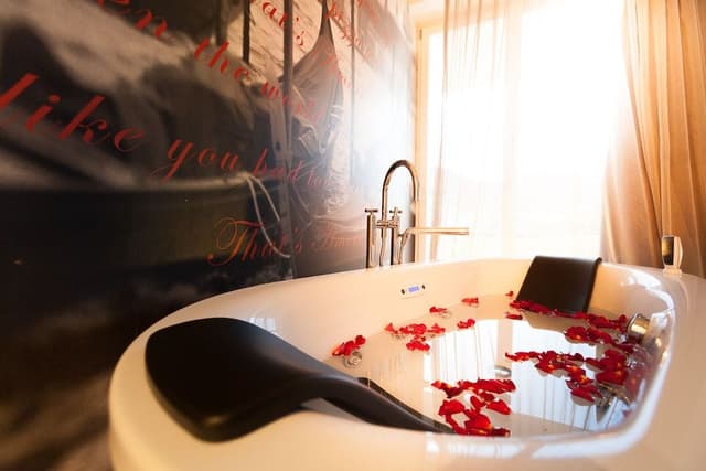 Jacuzzi Room