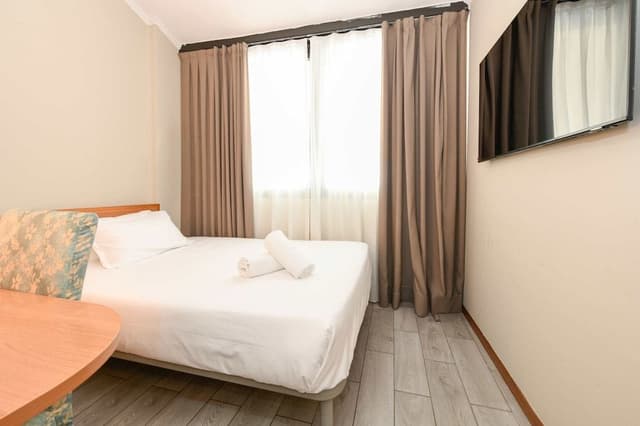 Classic Room, 1 Double Bed, Non Smoking (French Size Bed 140 Cm)
