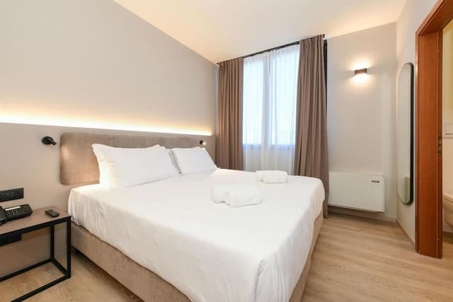 Executive Room, 1 Double Bed, Non Smoking (French Size Bed 140 Cm)