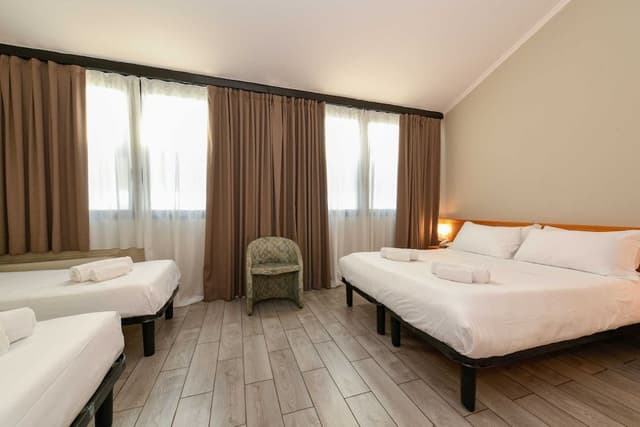 Classic Room, Multiple Beds, Non Smoking