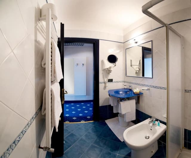 Double Room, 1 Double or 2 Twin Beds
