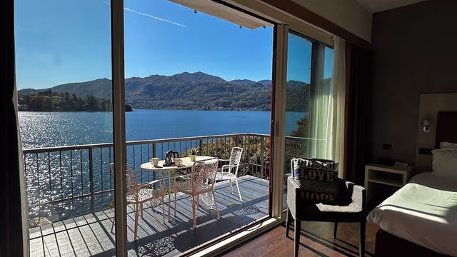 Double or Twin Room, Lake View (With lift)
