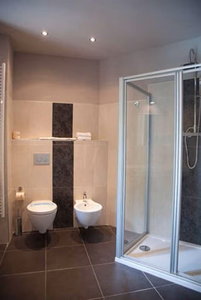 Double or Twin Room, Lake View (No Lift)