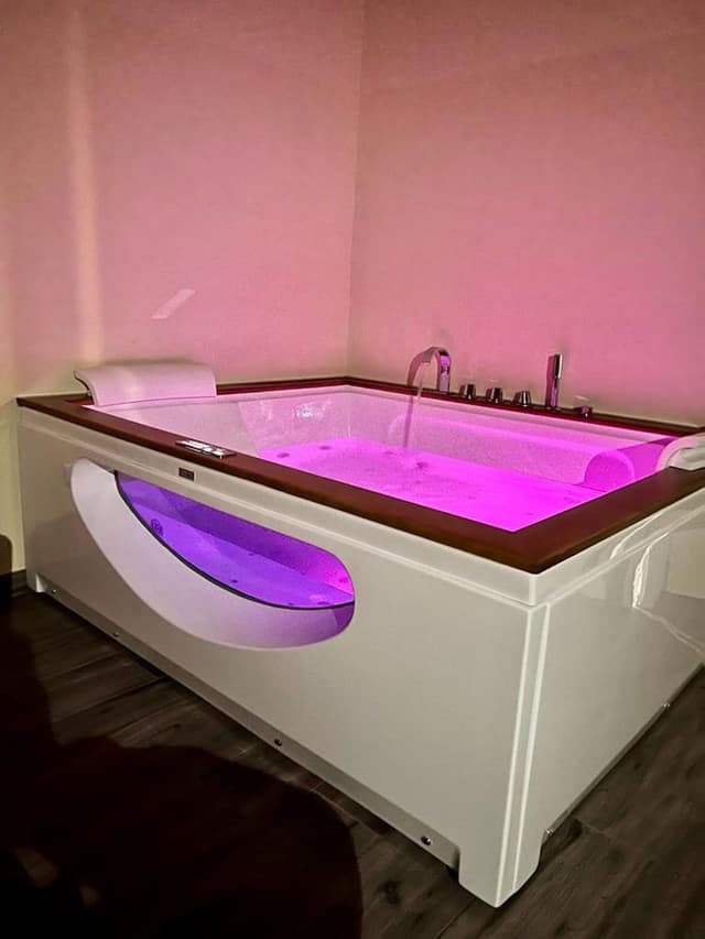Suite (Uzeda)