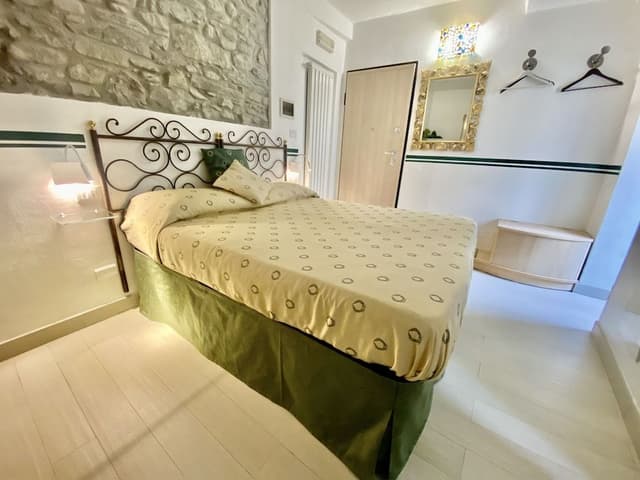 Superior Room, 1 King Bed, Air conditioning, Vineyard View