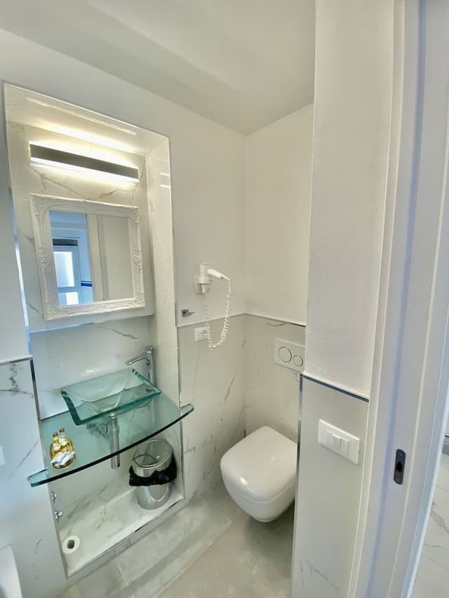Standard Room, 1 King Bed, Air conditioning, Ground Floor