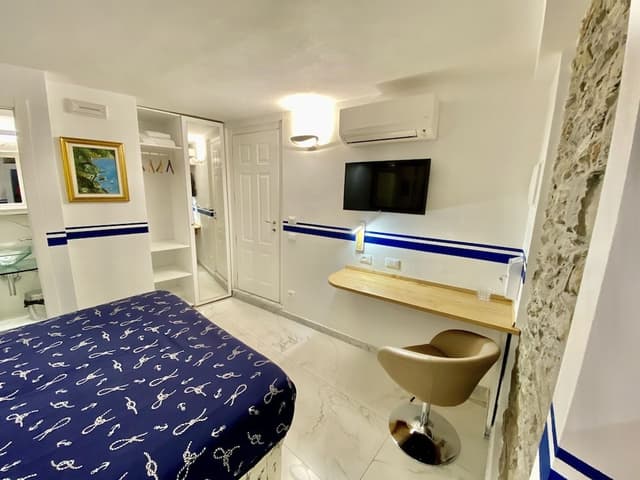 Standard Room, 1 King Bed, Air conditioning, Ground Floor