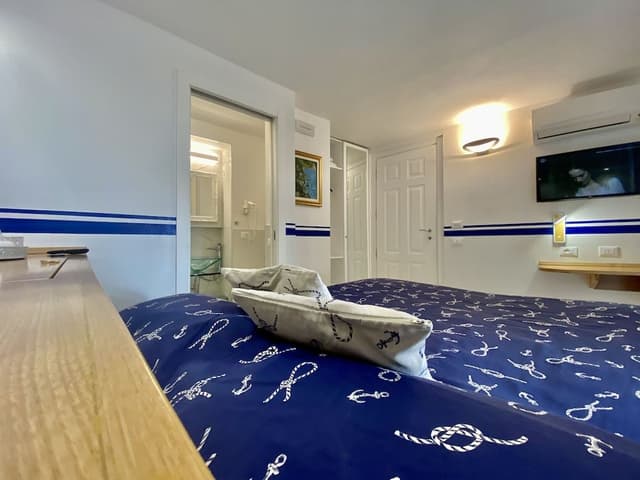 Standard Room, 1 King Bed, Air conditioning, Ground Floor