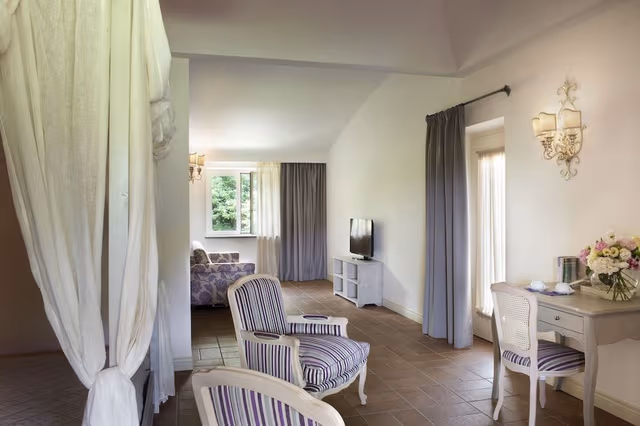 Romantic Suite, 1 King Bed, Vineyard View, Annex Building