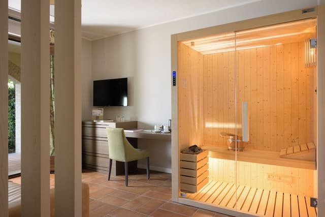 Wellness Suite Queen, Annex Building