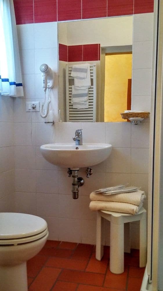 Comfort Single Room, Private Bathroom