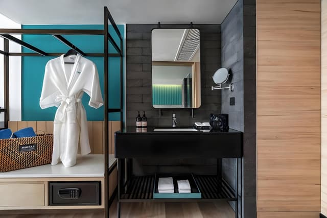 Room, Pool Access (Stylish Twin, Sunkissed)