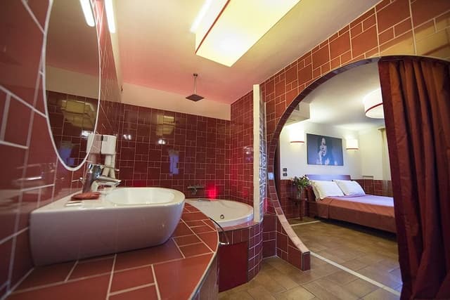 Double Room, Jetted Tub