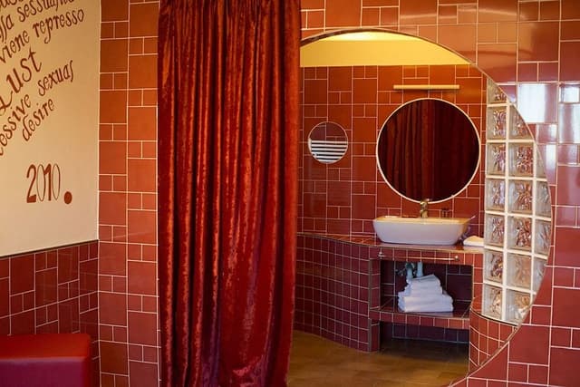 Double Room, Jetted Tub