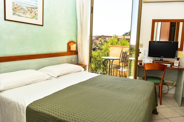 Standard Single Room, Partial Ocean View